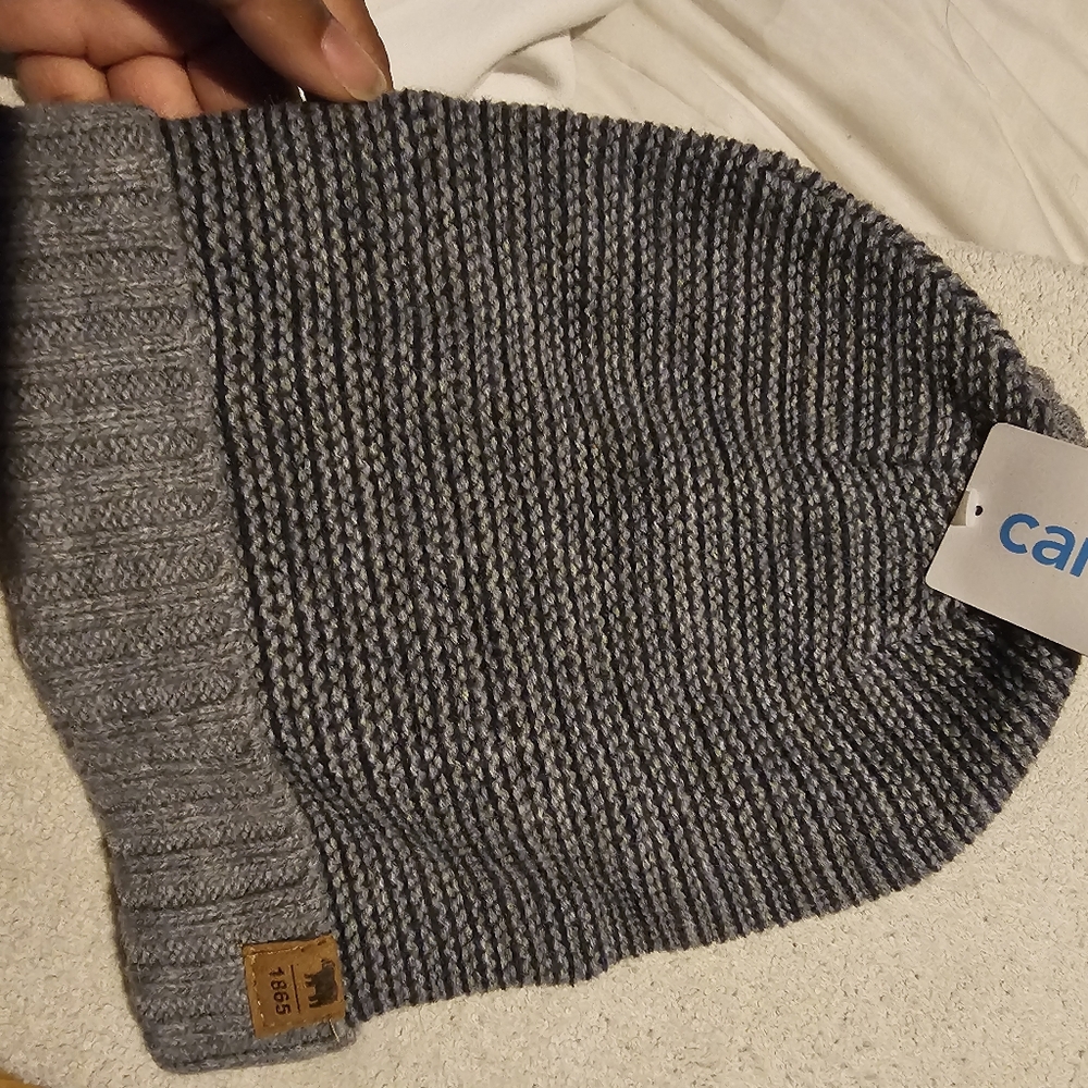 Carter's hat & gloves set